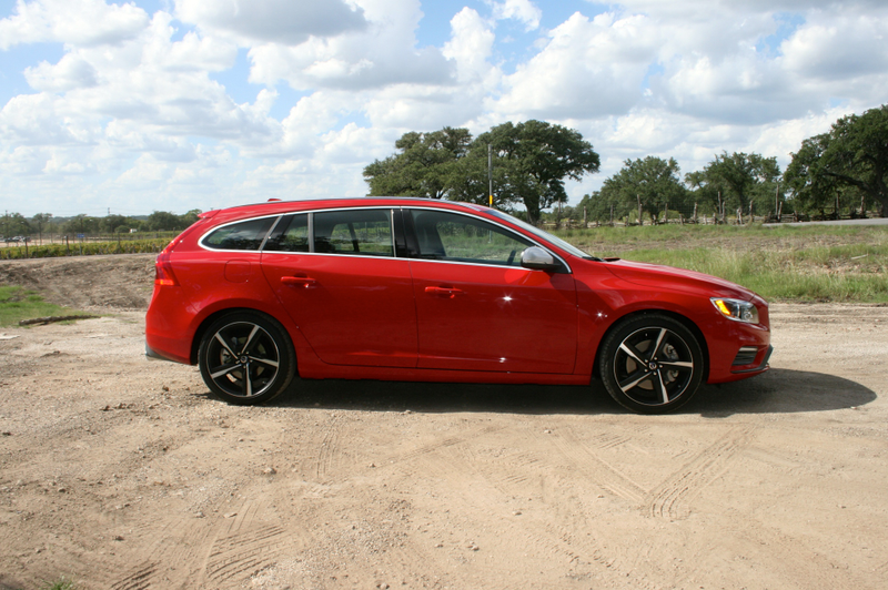Illustration for article titled 2015 Volvo V60 T6 R-Design: The Jalopnik Review